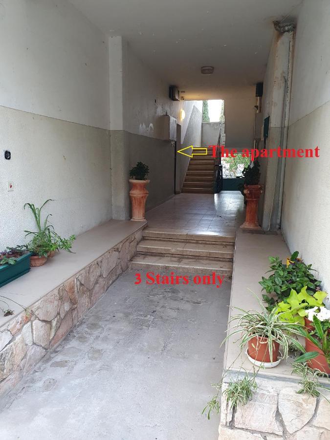 3 Stairs Only To Cozy Flat On Hillel St Apartman Haifa Kültér fotó
