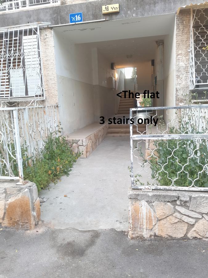 3 Stairs Only To Cozy Flat On Hillel St Apartman Haifa Kültér fotó