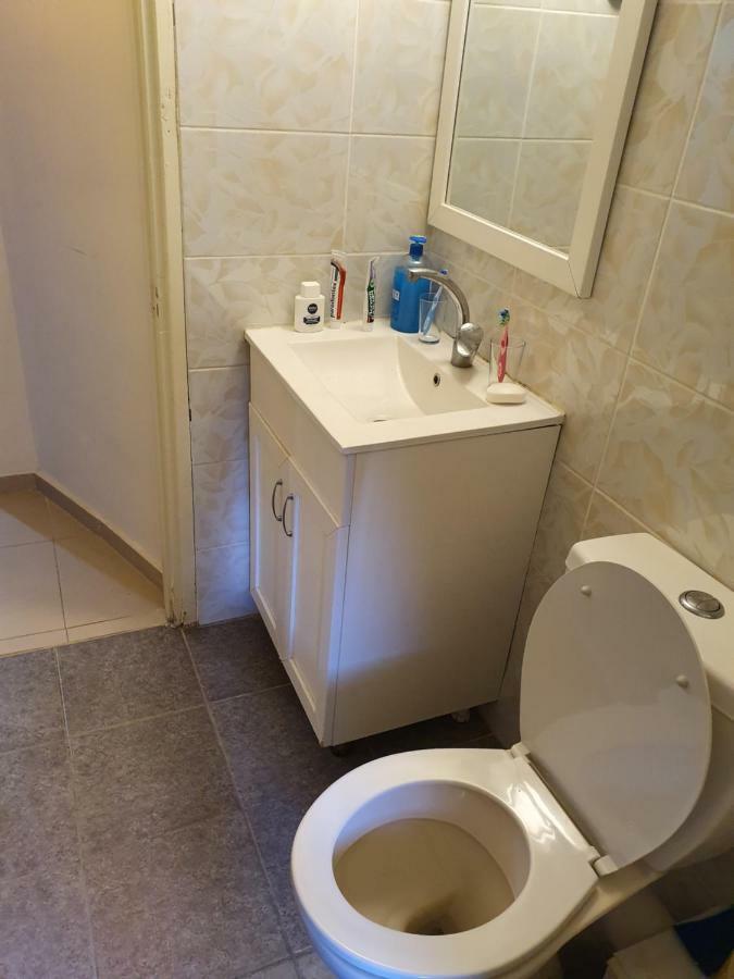 3 Stairs Only To Cozy Flat On Hillel St Apartman Haifa Kültér fotó